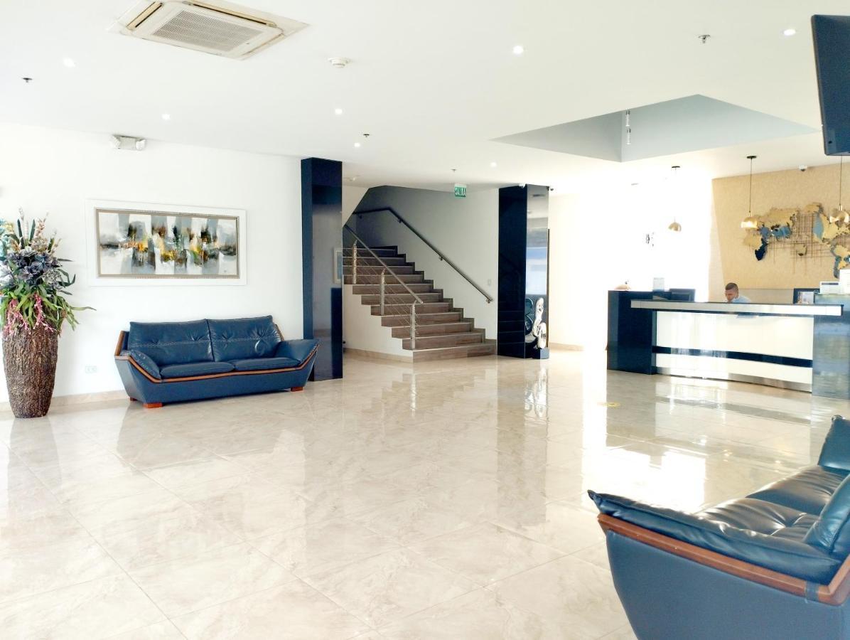 Hotel Royal Elim International Cali Exterior photo Lobby