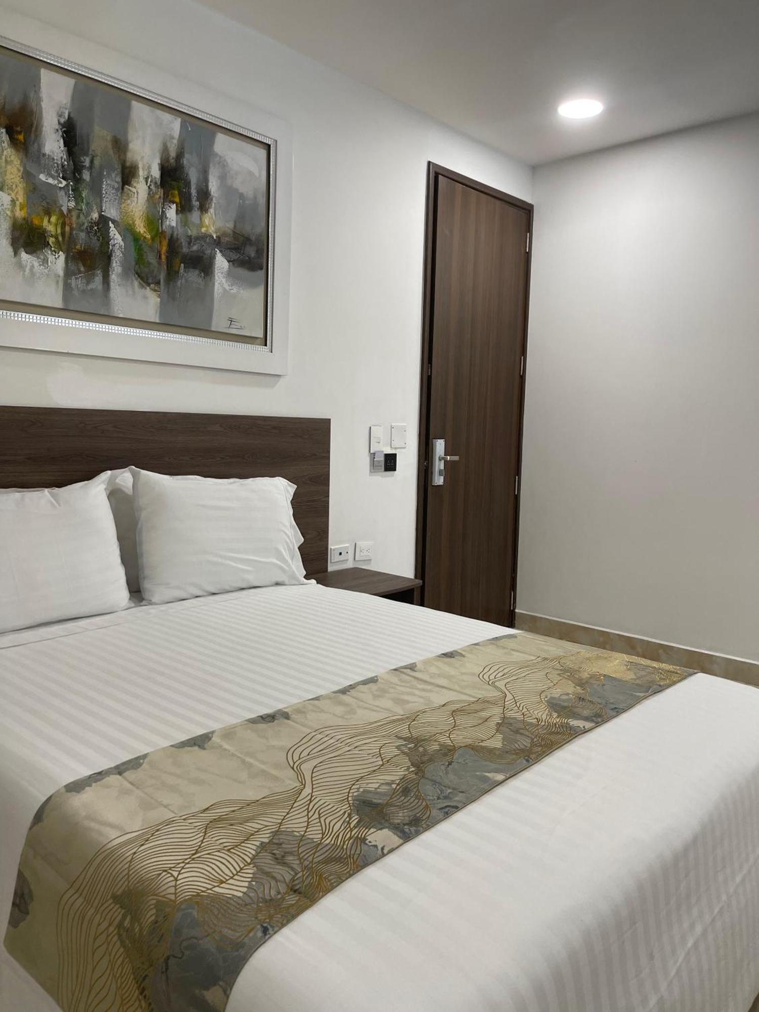 Hotel Royal Elim International Cali Exterior photo A room at the hotel